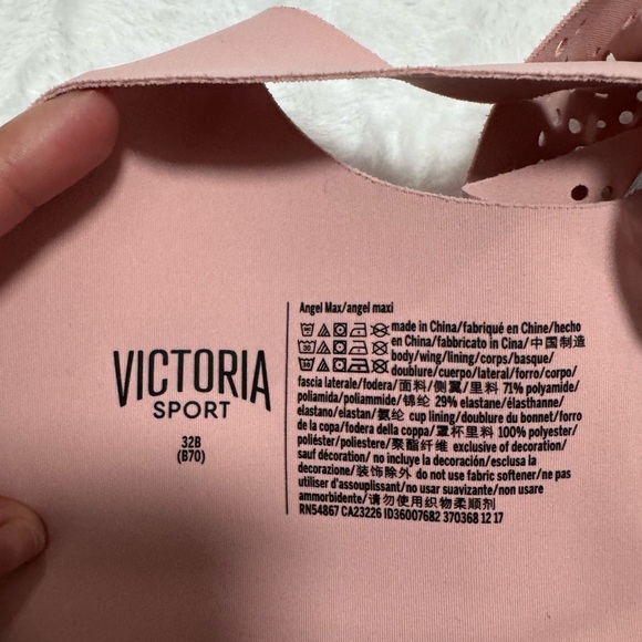 Victoria's Secret Black Leggings and Pink Sport Bra - Picture 10 of 11